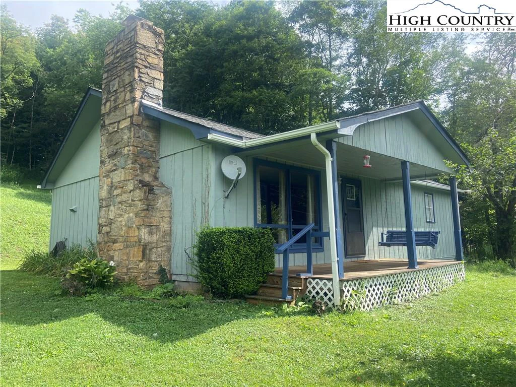 Image number 1 for the current listing