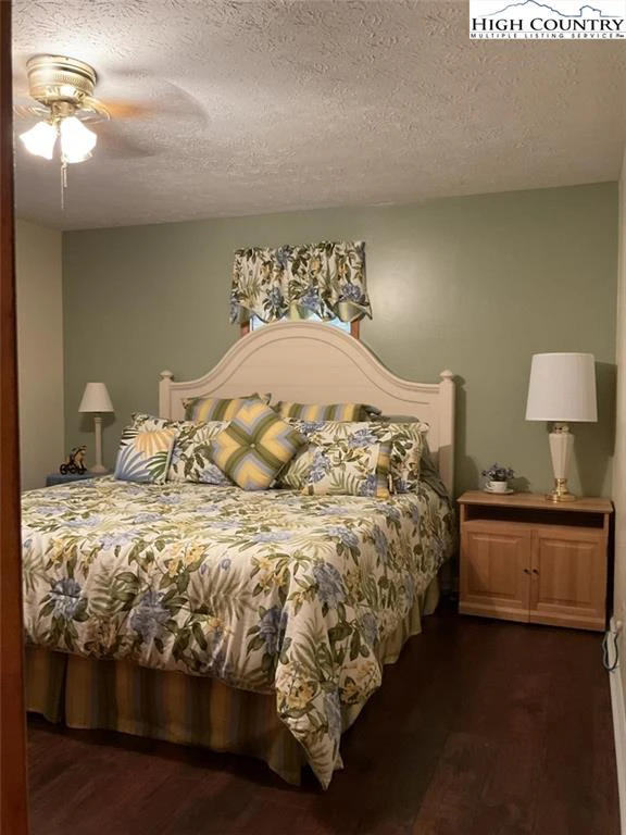 Image number 5 for the current listing