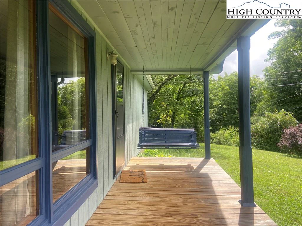 Image number 18 for the current listing