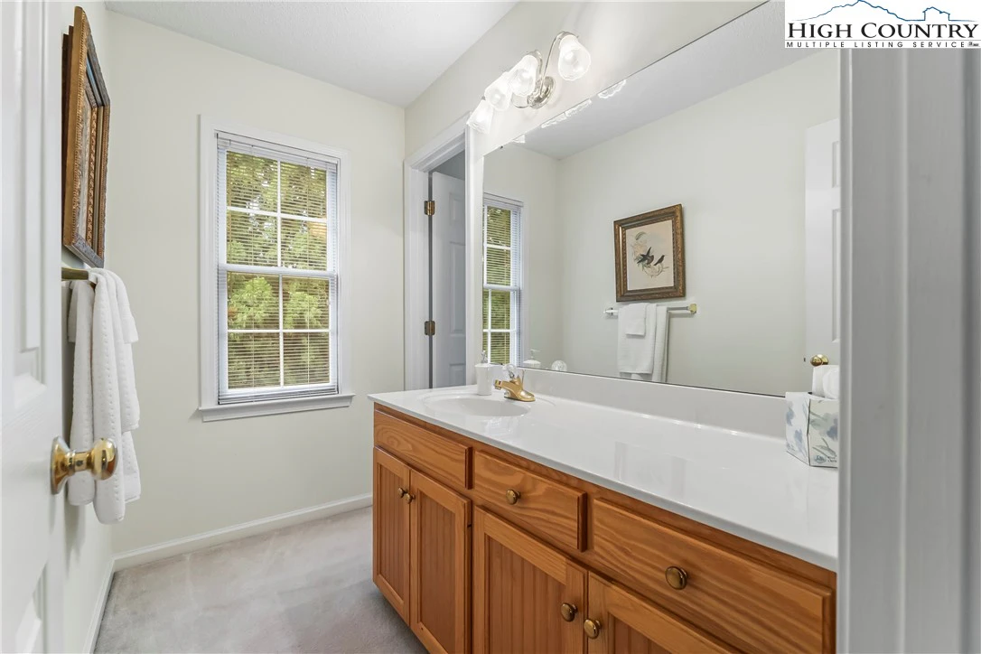 Image number 5 for the current listing