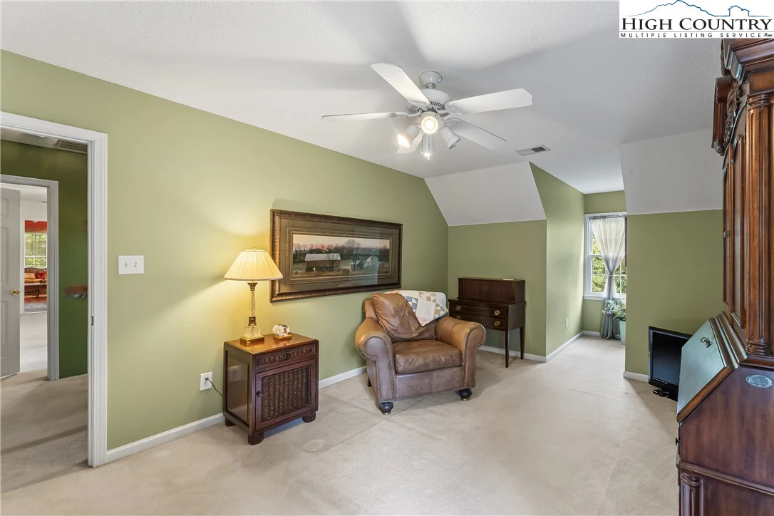 Image number 7 for the current listing