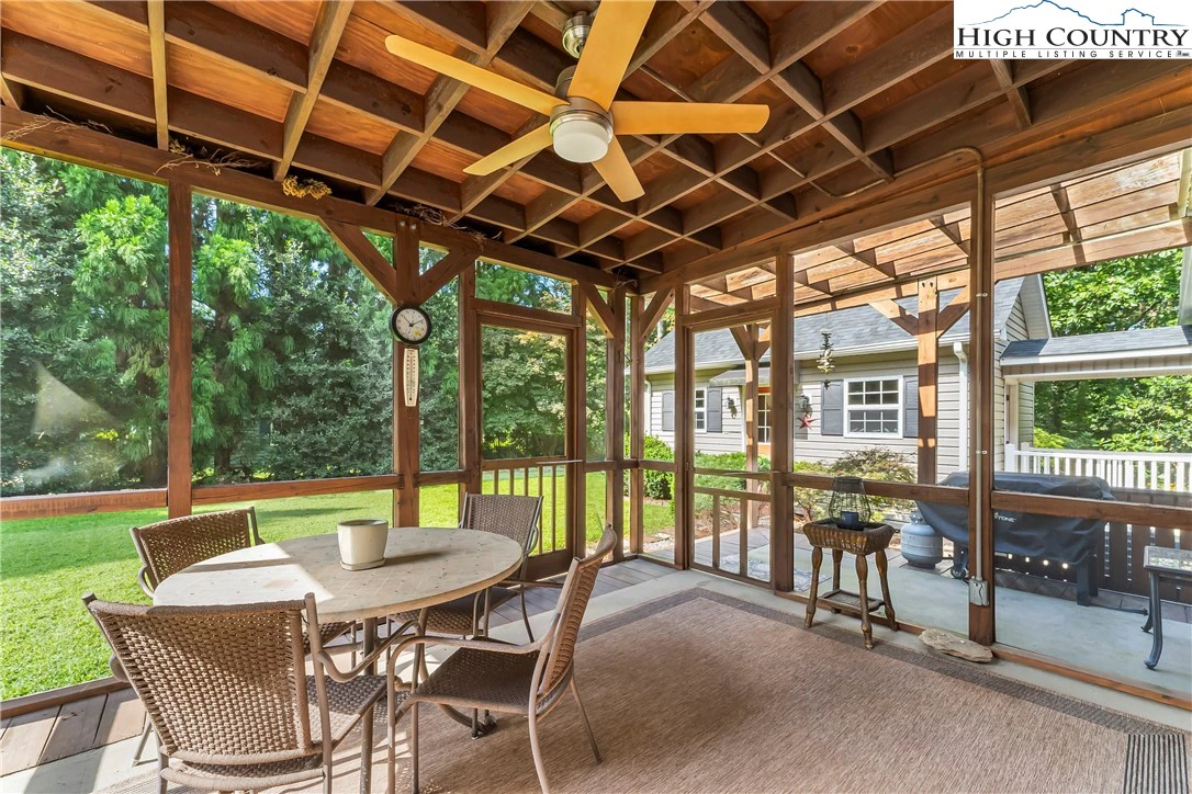 Image number 10 for the current listing