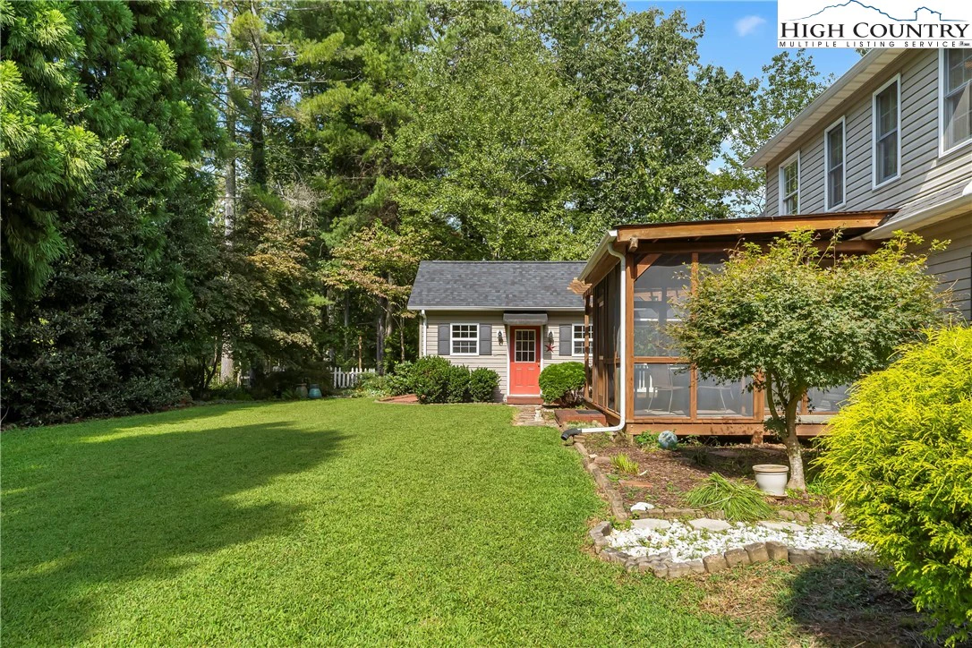 Image number 15 for the current listing