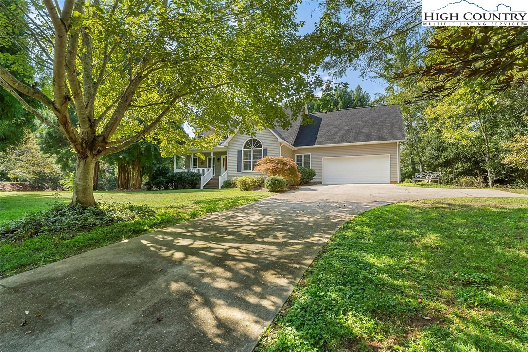 Image number 16 for the current listing
