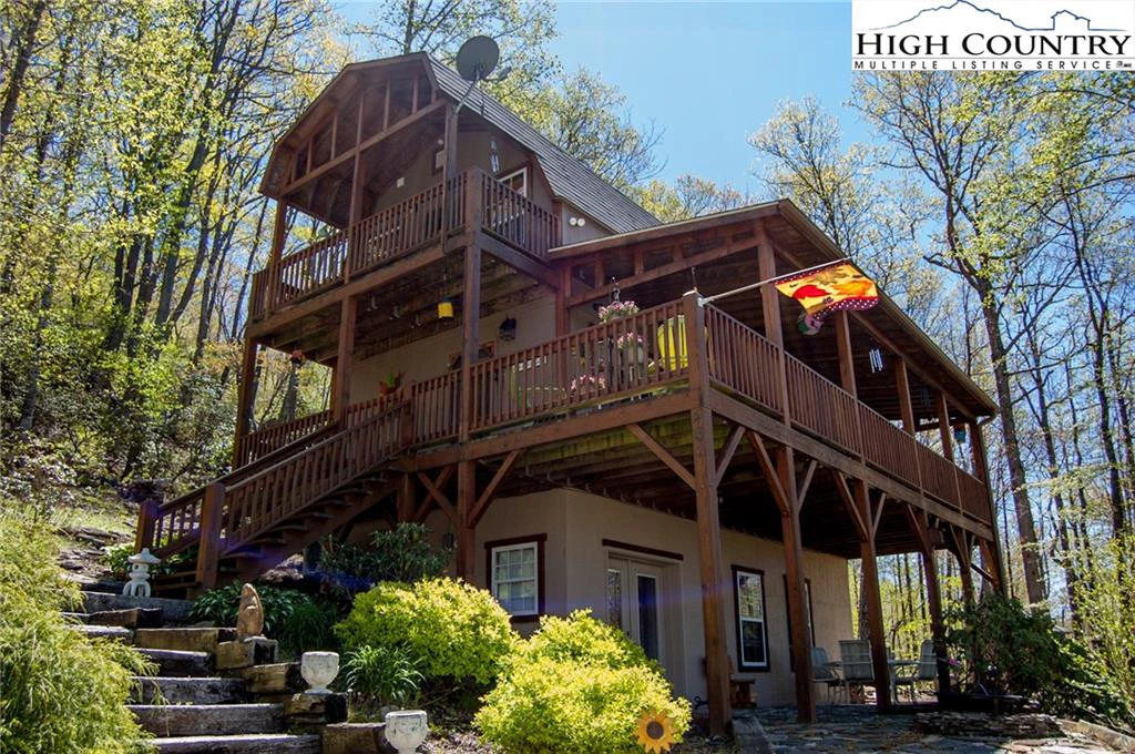 Image number 1 for the current listing