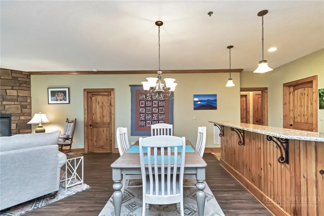 Image number 6 for the current listing