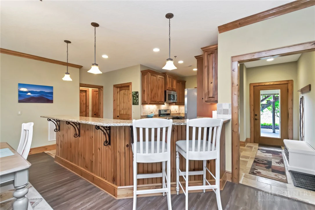 Image number 7 for the current listing