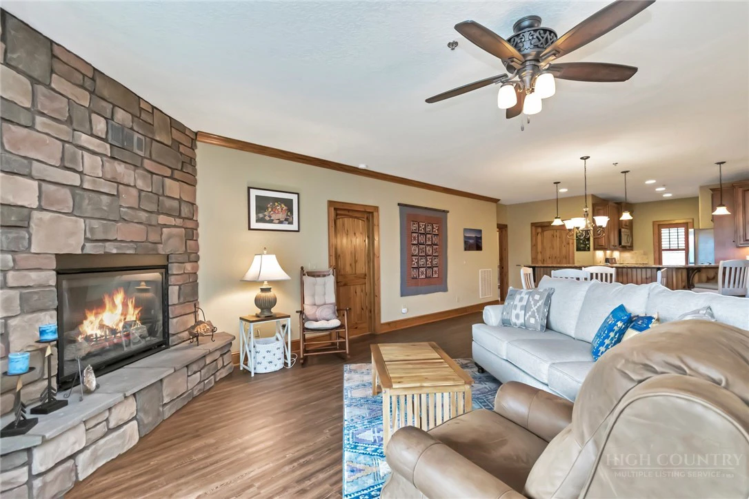 Image number 12 for the current listing