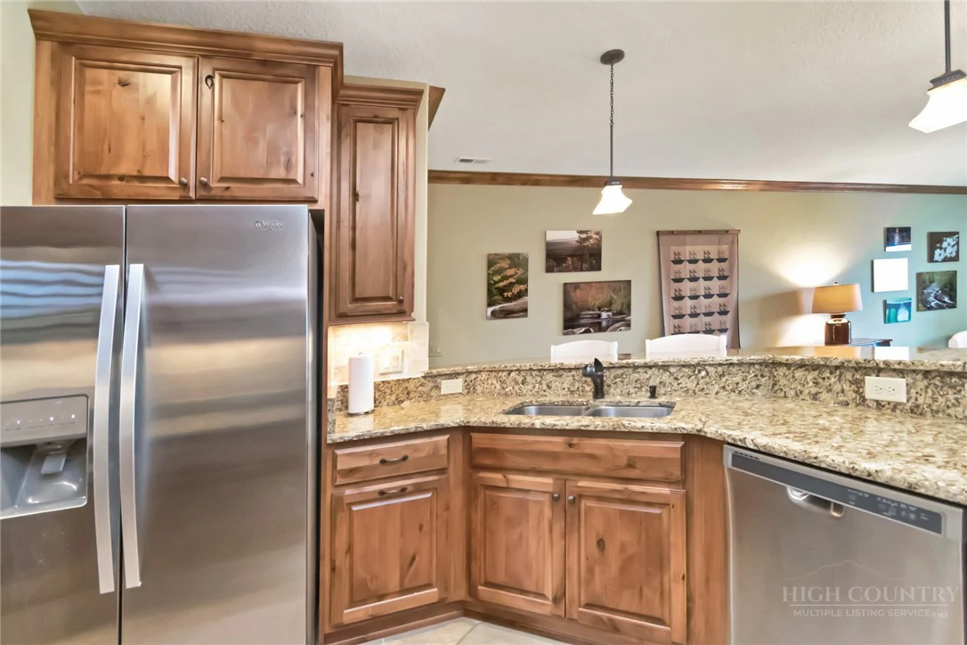 Image number 18 for the current listing