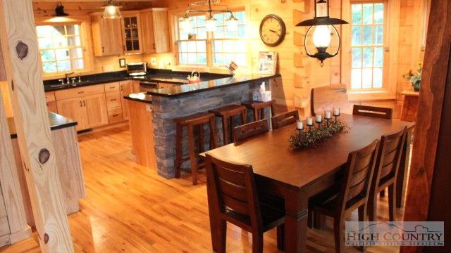 Image number 3 for the current listing