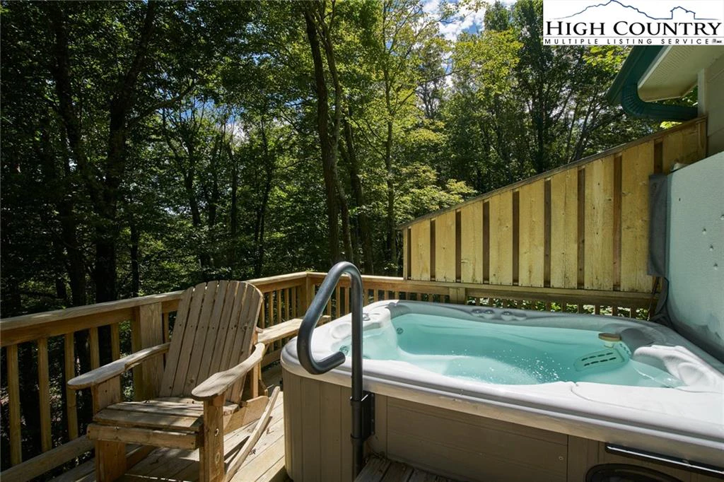 Image number 2 for the current listing