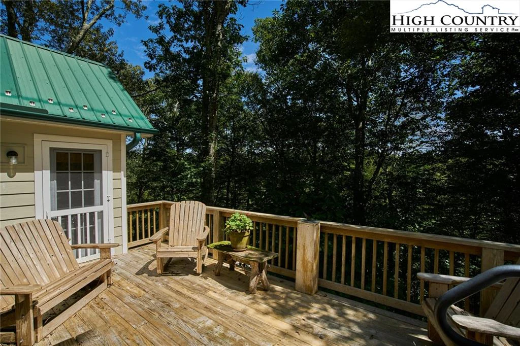 Image number 11 for the current listing