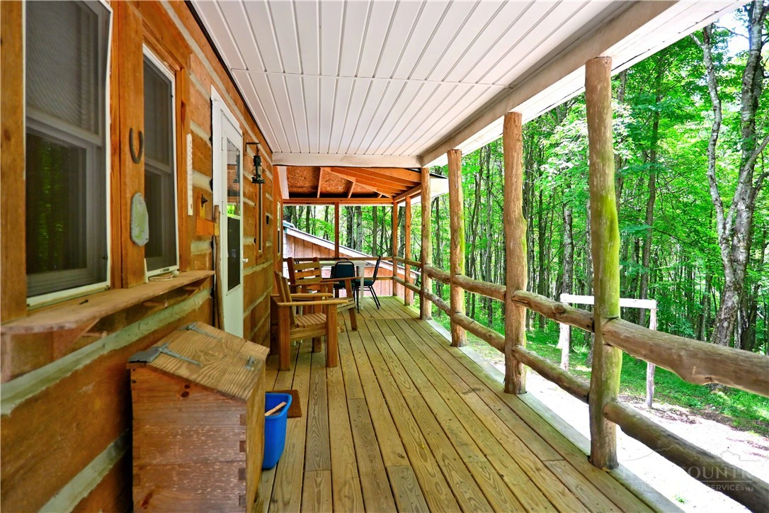 Image number 14 for the current listing