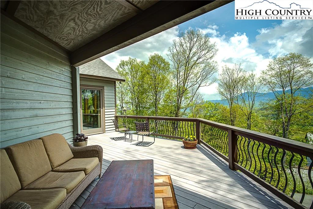 Image number 1 for the current listing