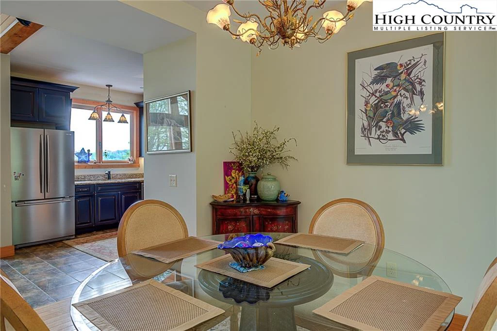 Image number 20 for the current listing