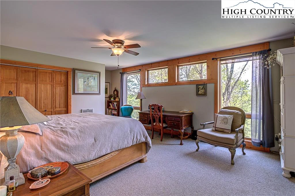 Image number 12 for the current listing
