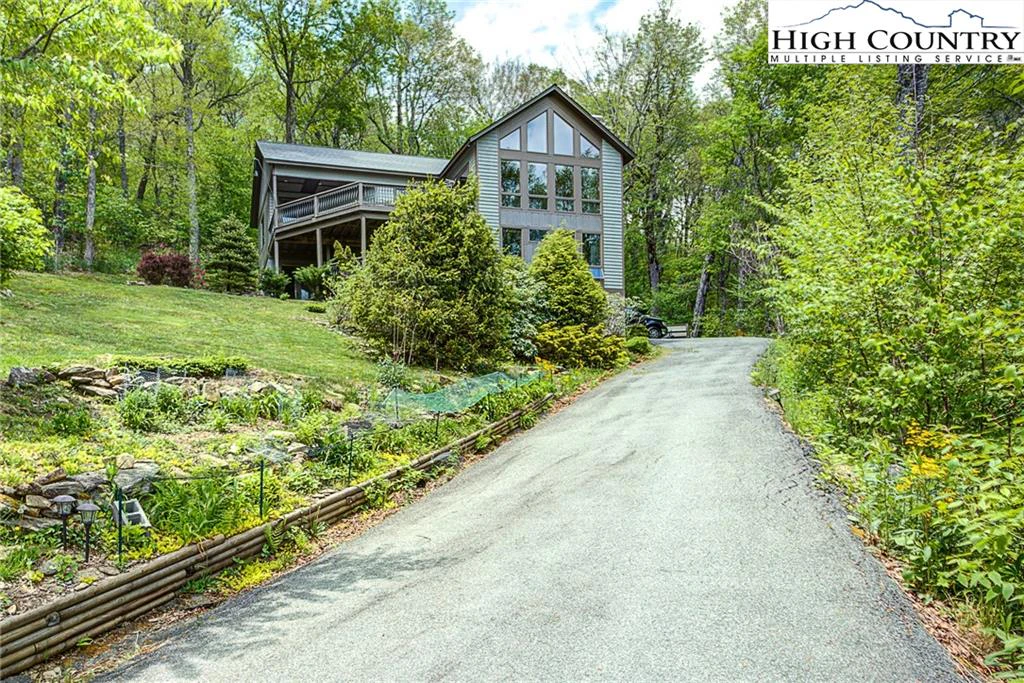 Image number 17 for the current listing