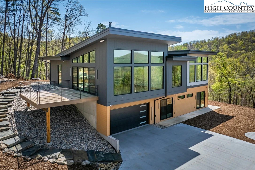 Image number 10 for the current listing