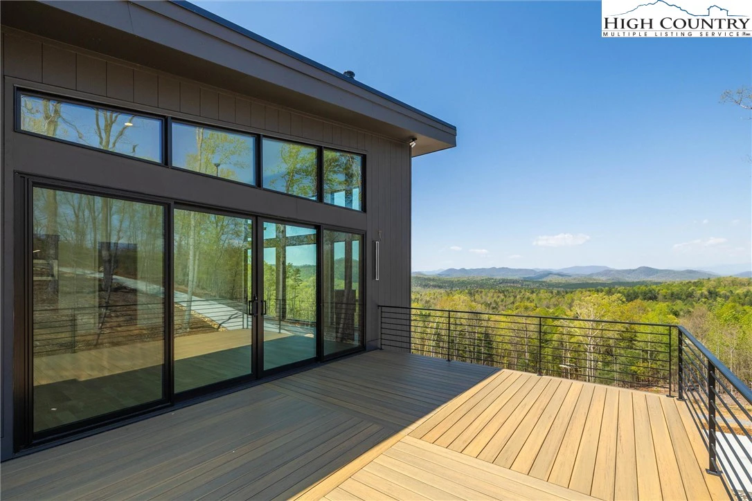 Image number 2 for the current listing