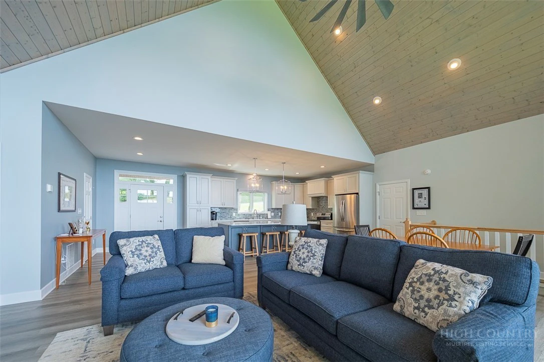 Image number 7 for the current listing
