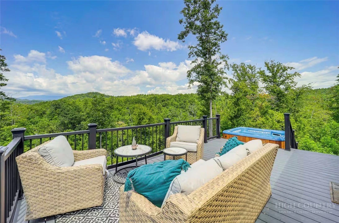 Image number 18 for the current listing