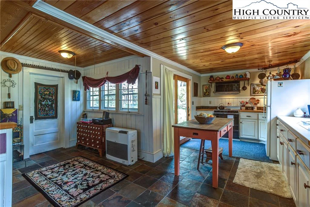 Image number 5 for the current listing