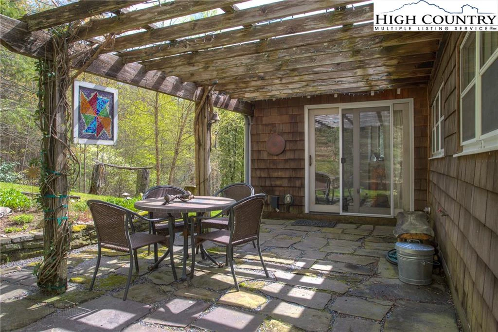 Image number 6 for the current listing