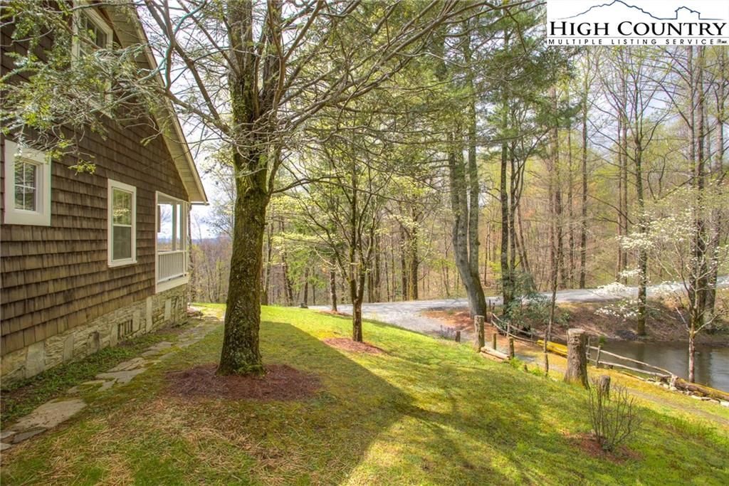 Image number 2 for the current listing