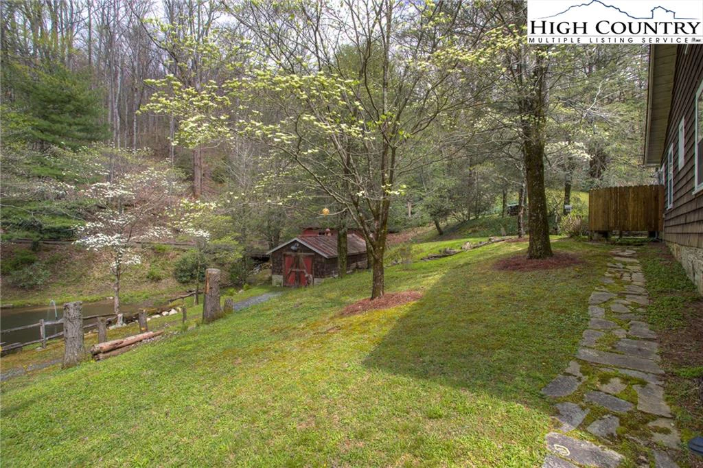 Image number 14 for the current listing