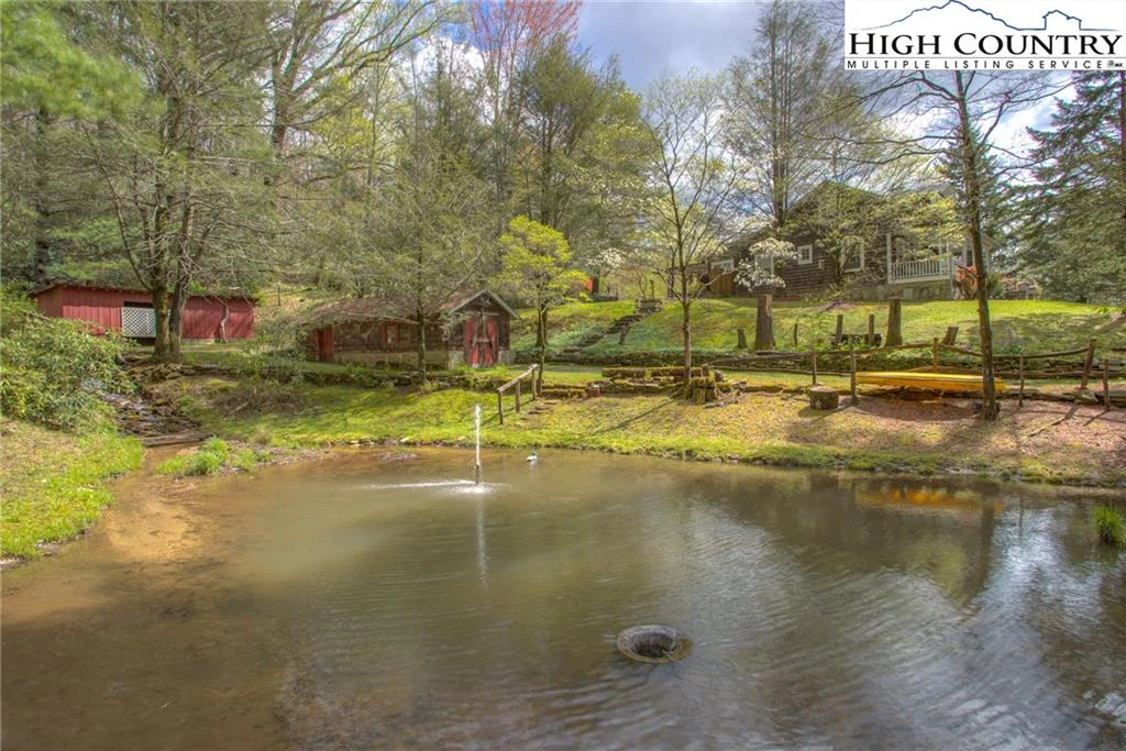 Image number 28 for the current listing