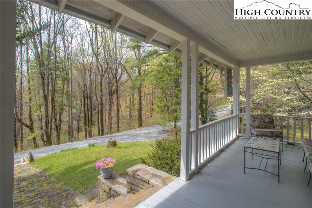 Image number 22 for the current listing