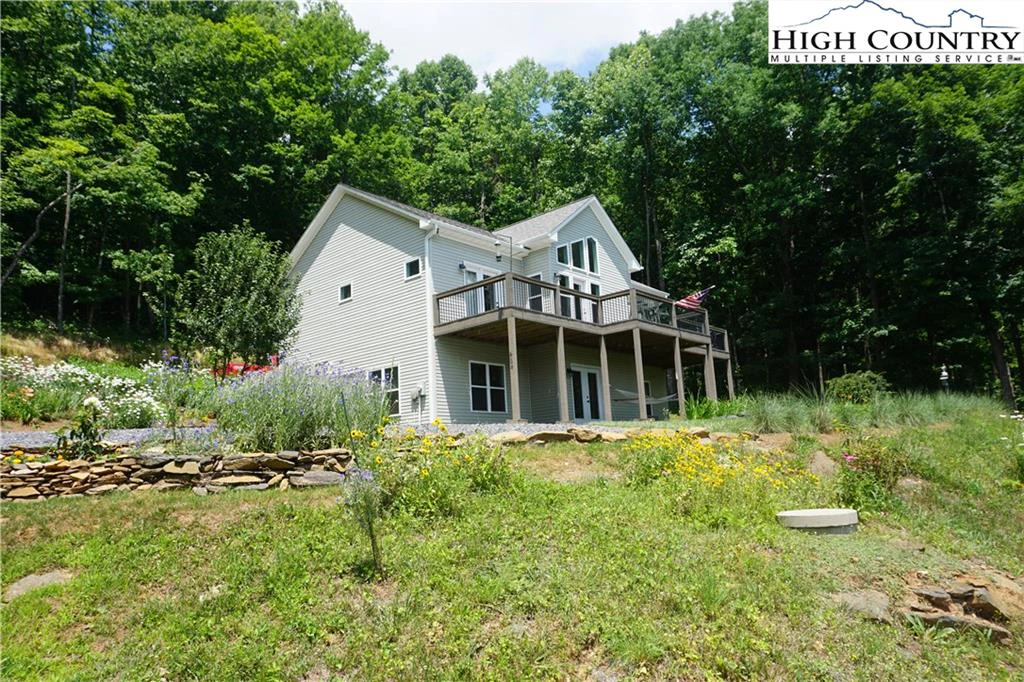 Image number 1 for the current listing