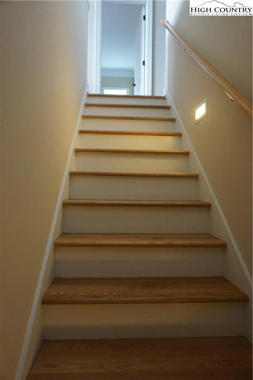 Image number 6 for the current listing