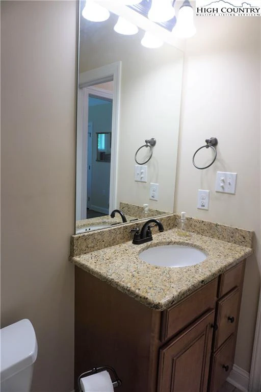 Image number 11 for the current listing