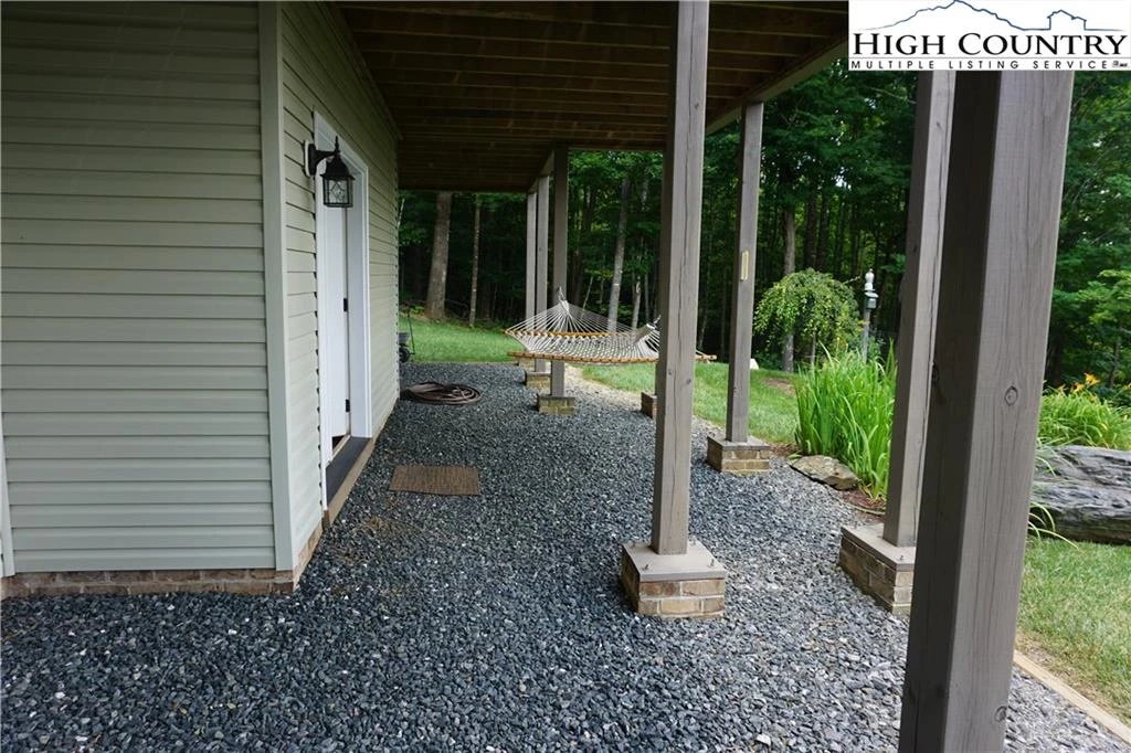 Image number 15 for the current listing