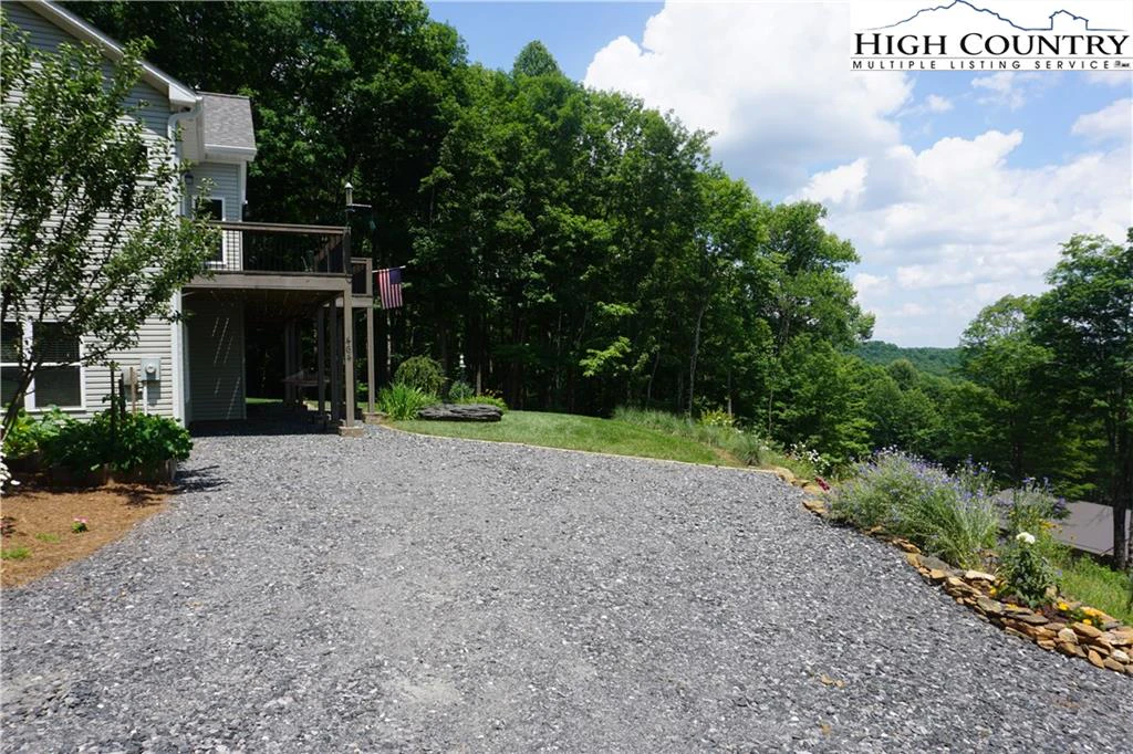 Image number 18 for the current listing