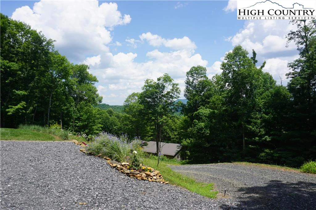 Image number 19 for the current listing