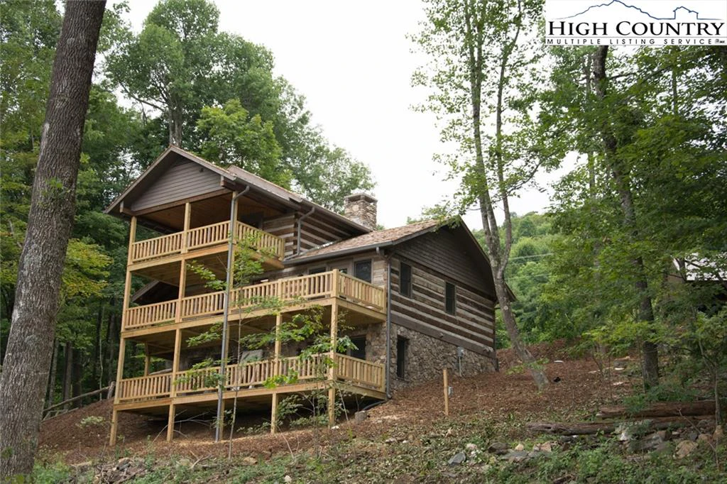 Image number 1 for the current listing