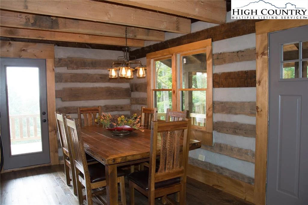 Image number 5 for the current listing