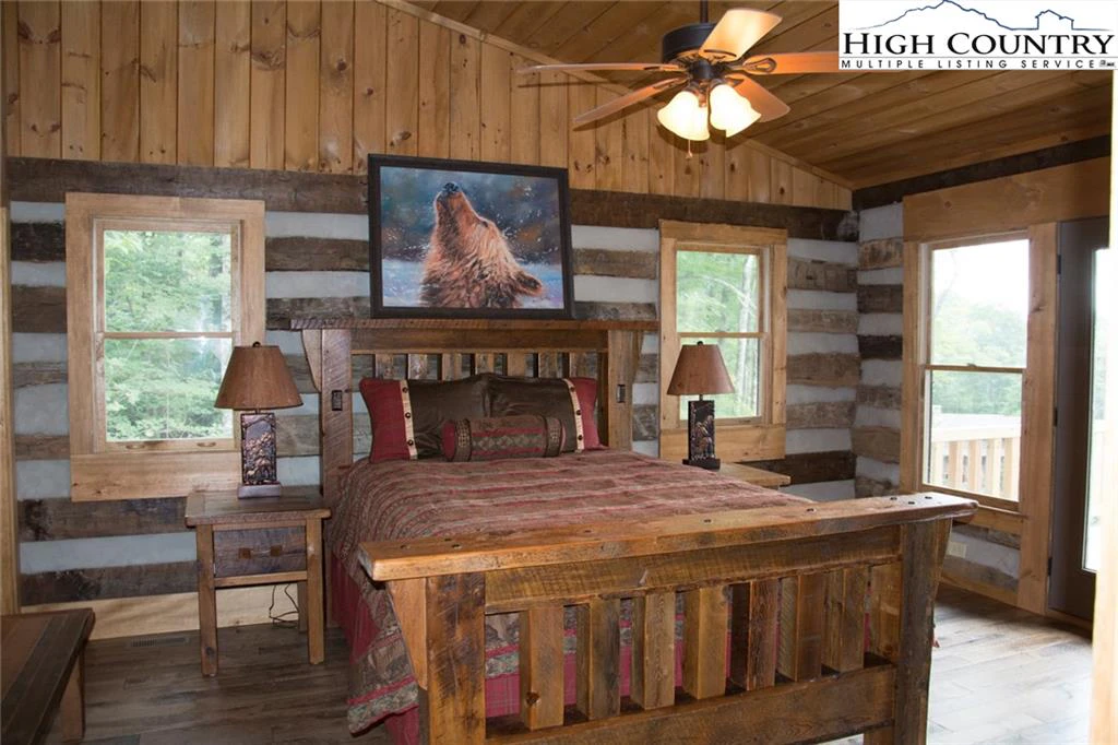 Image number 7 for the current listing