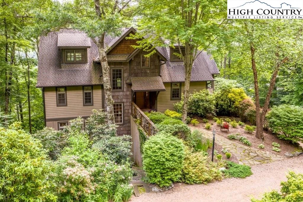 Image number 1 for the current listing