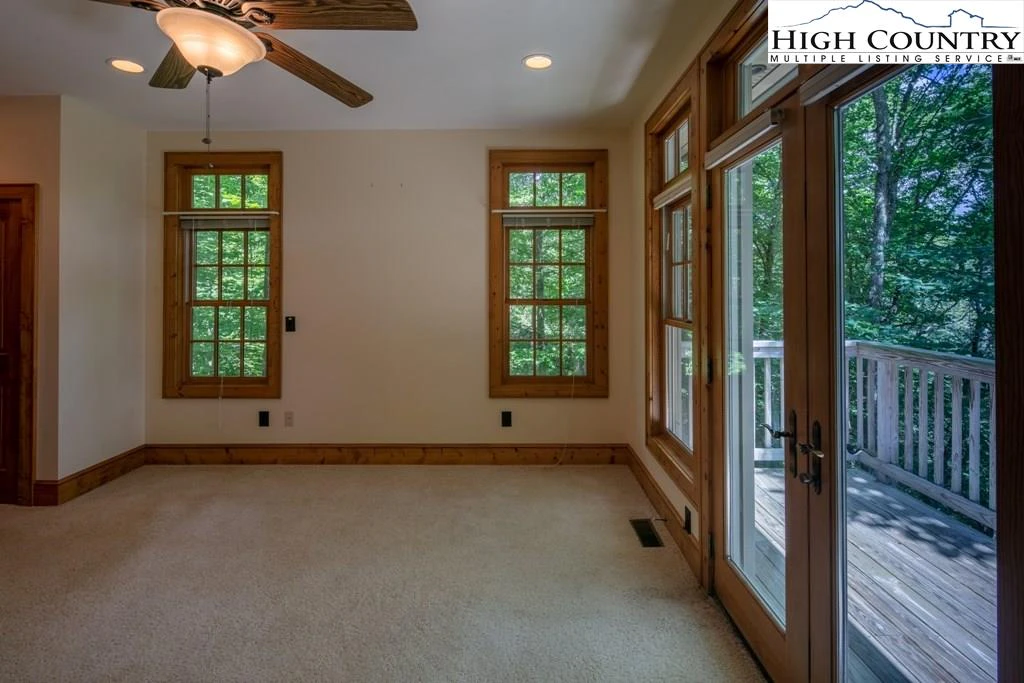 Image number 3 for the current listing