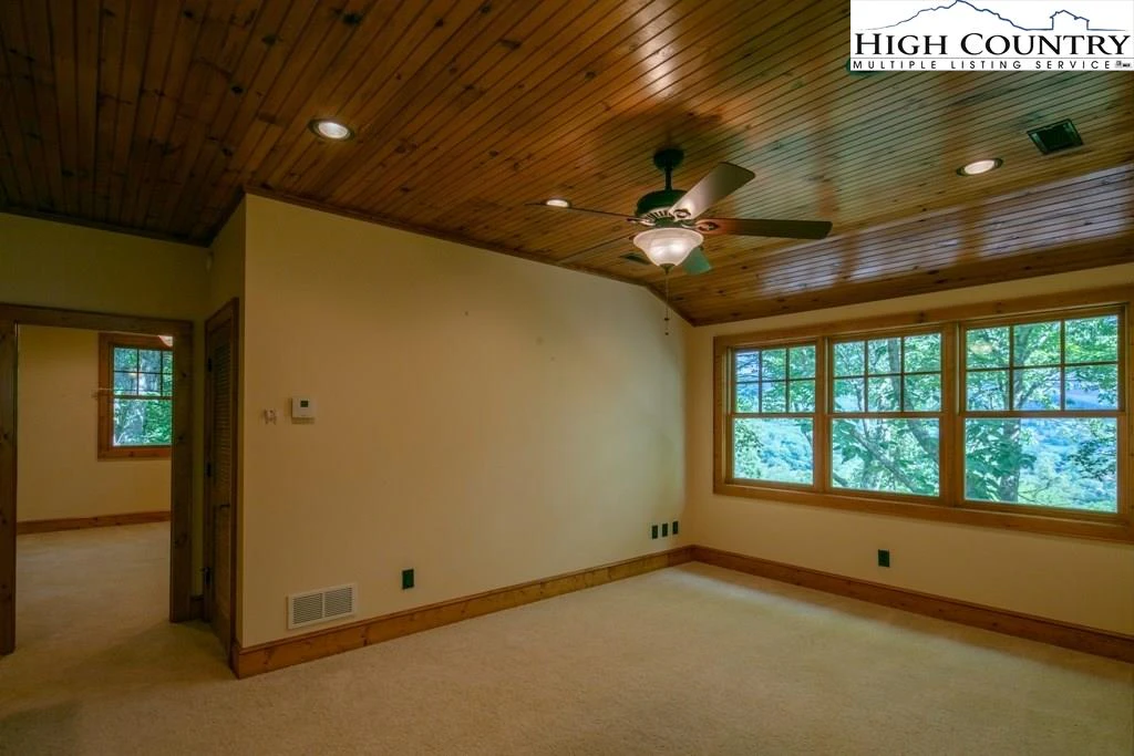 Image number 10 for the current listing