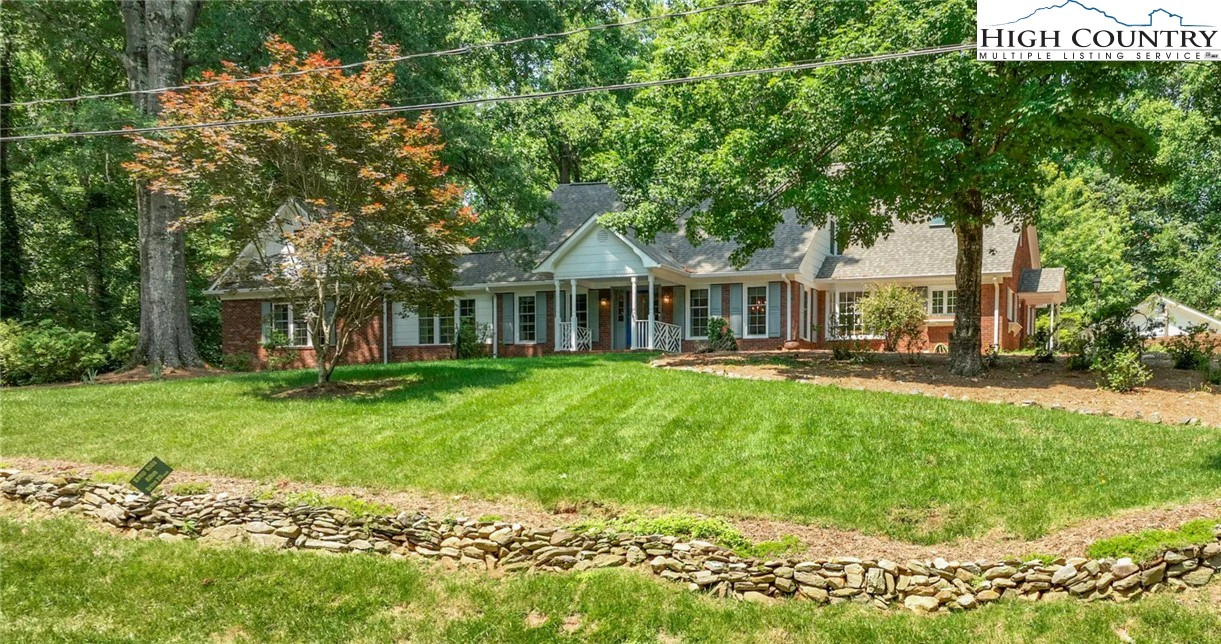 Image number 1 for the current listing