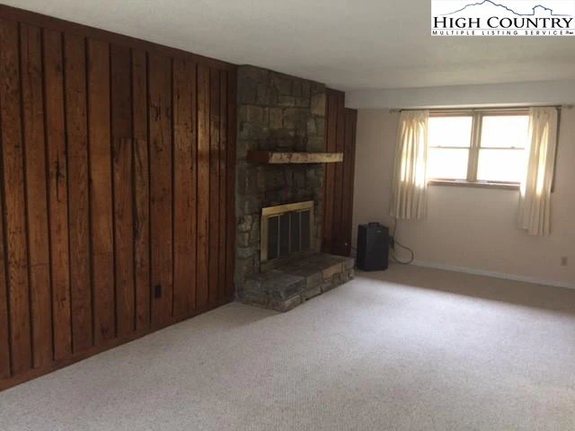 Image number 5 for the current listing