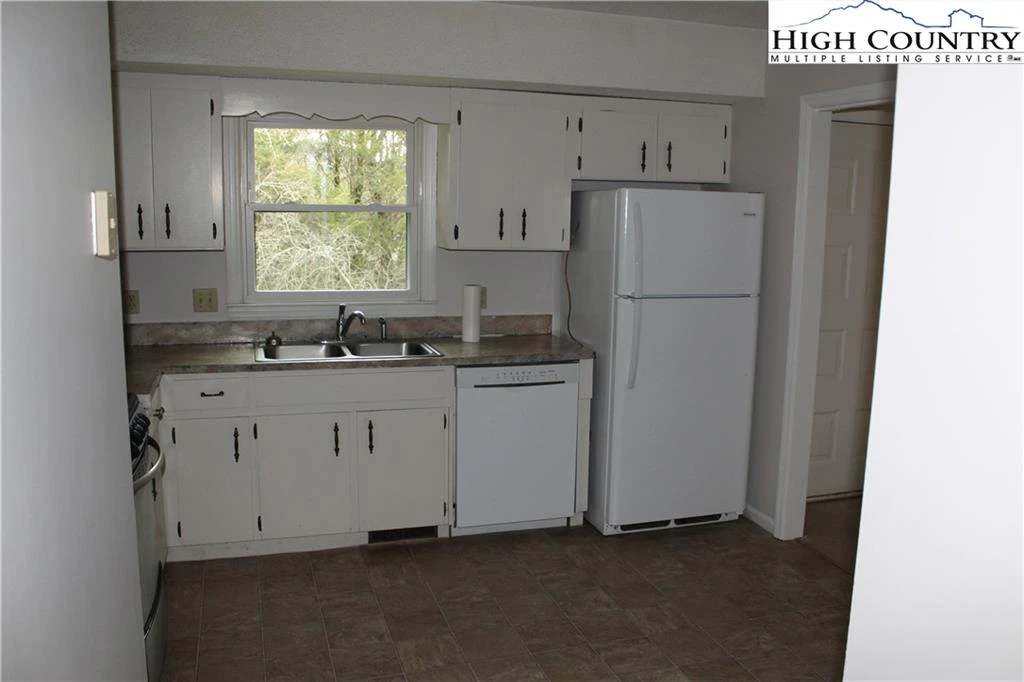 Image number 7 for the current listing