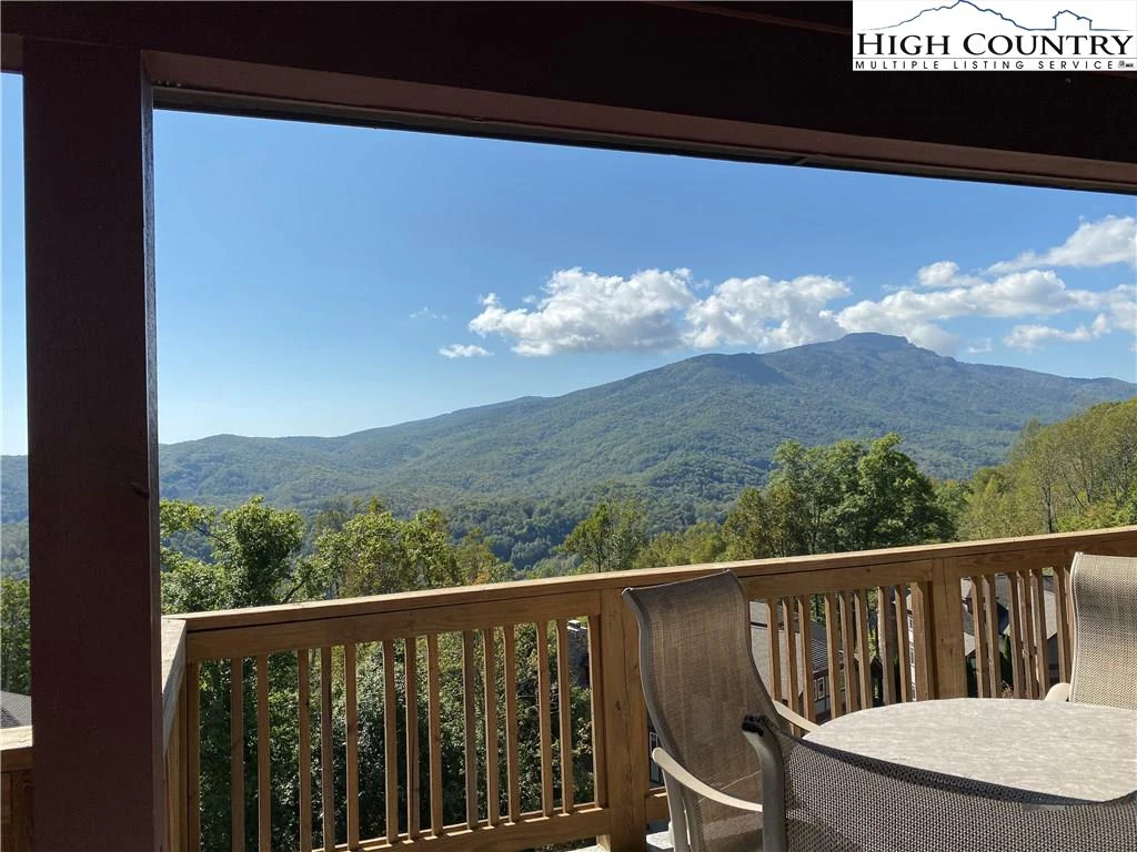 Image number 1 for the current listing