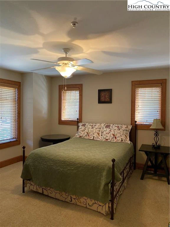 Image number 2 for the current listing