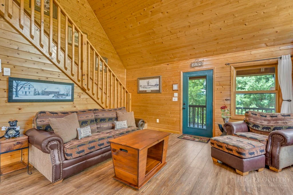Image number 3 for the current listing
