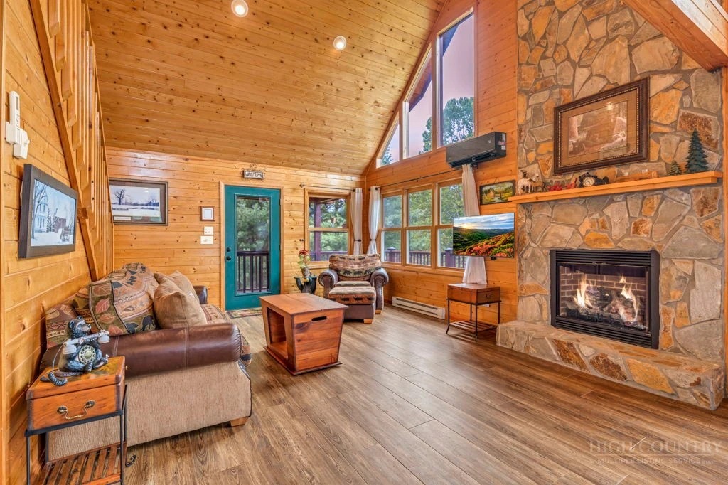 Image number 4 for the current listing
